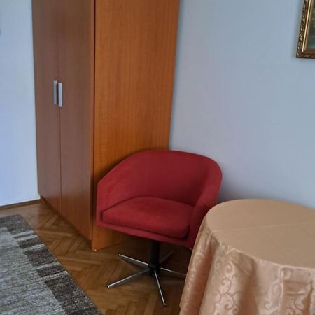 Villa Julia Budapest Bagian luar foto